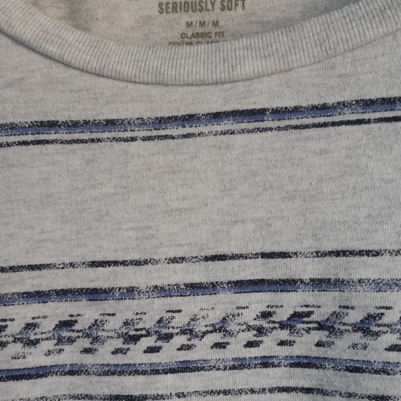 American Eagle shirt - Picture 2 of 2